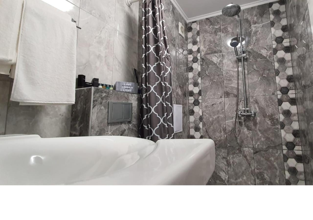 Ferienwohnung K&K Stylish Elegance Burgas City Exterior foto