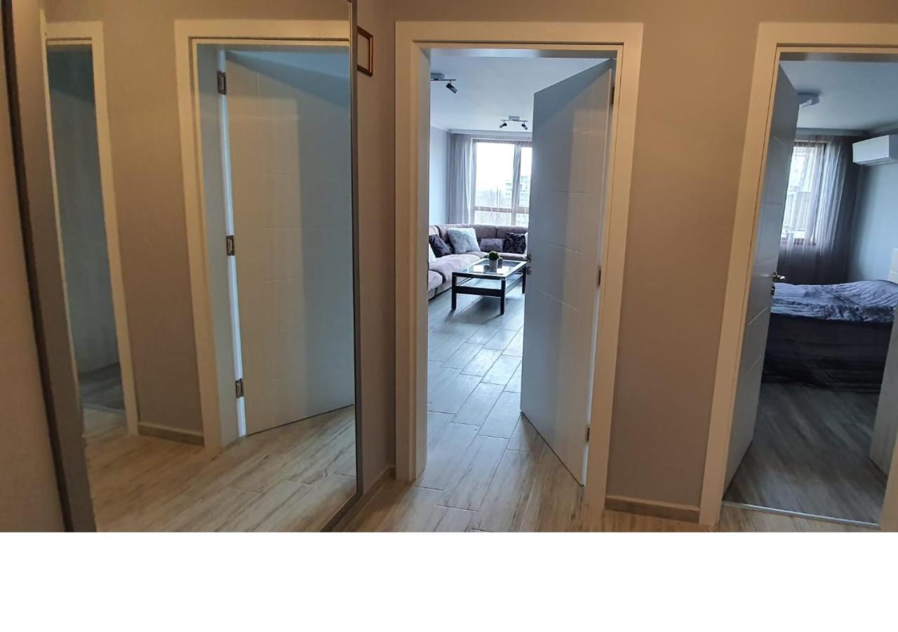 Ferienwohnung K&K Stylish Elegance Burgas City Exterior foto