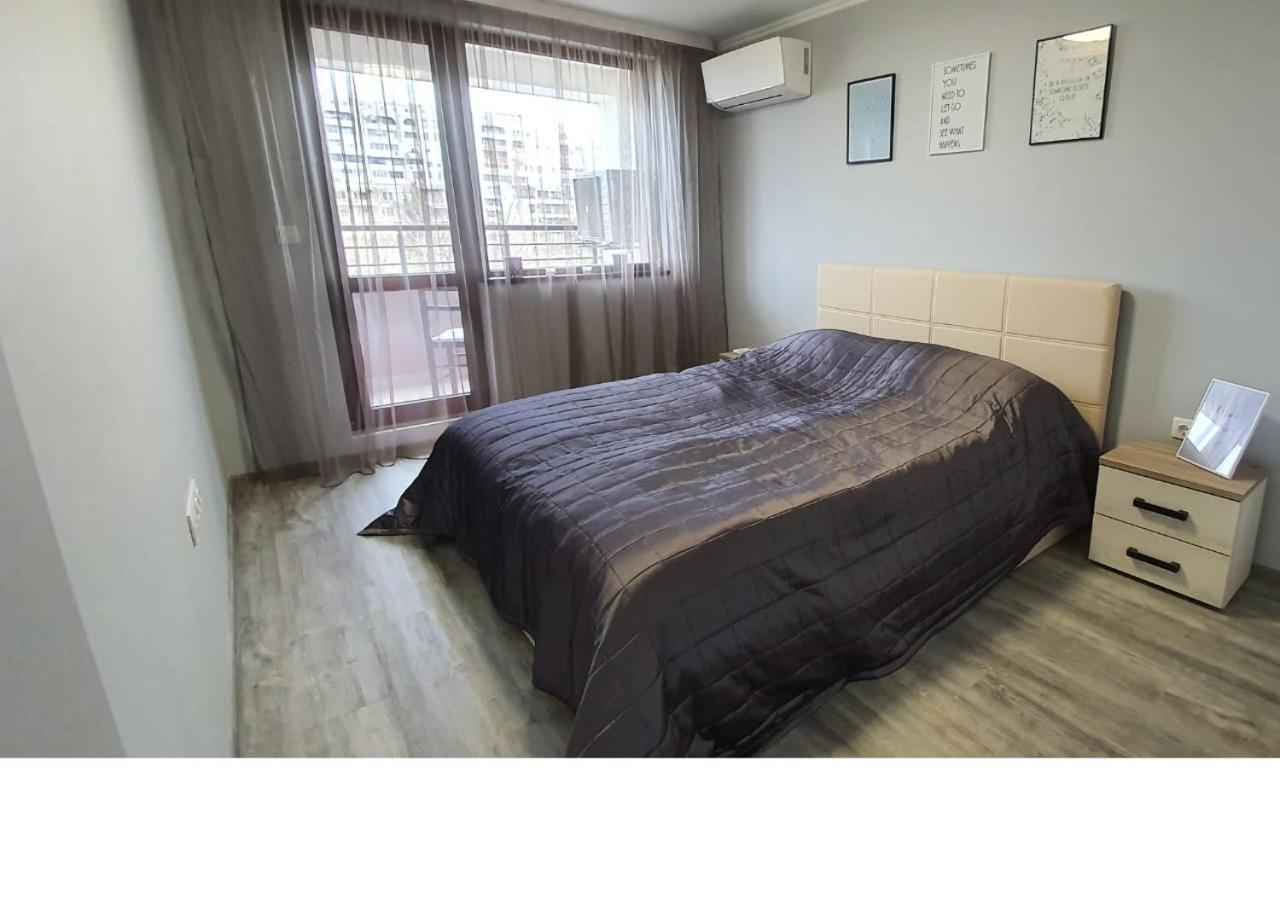 Ferienwohnung K&K Stylish Elegance Burgas City Exterior foto