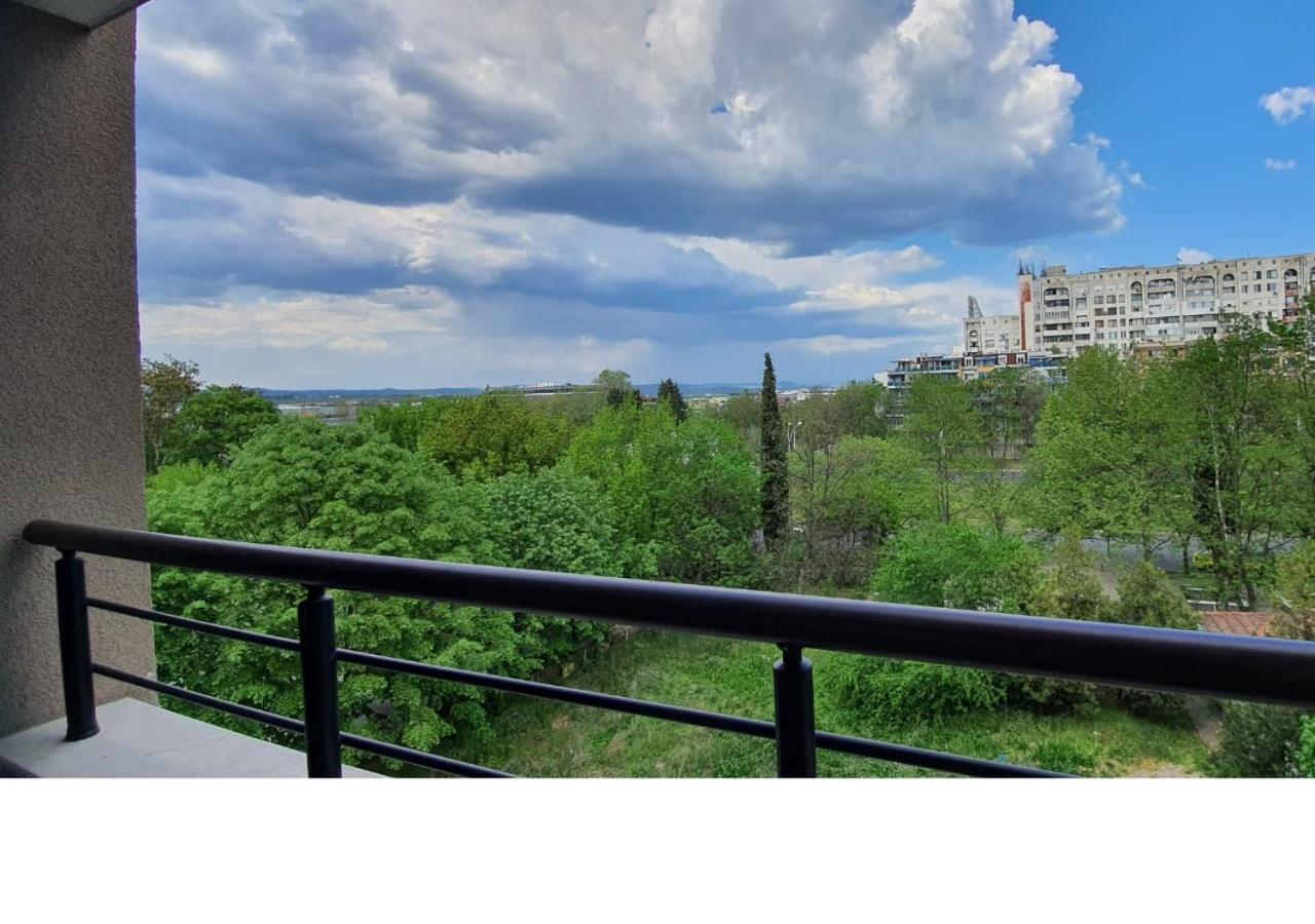 Ferienwohnung K&K Stylish Elegance Burgas City Exterior foto